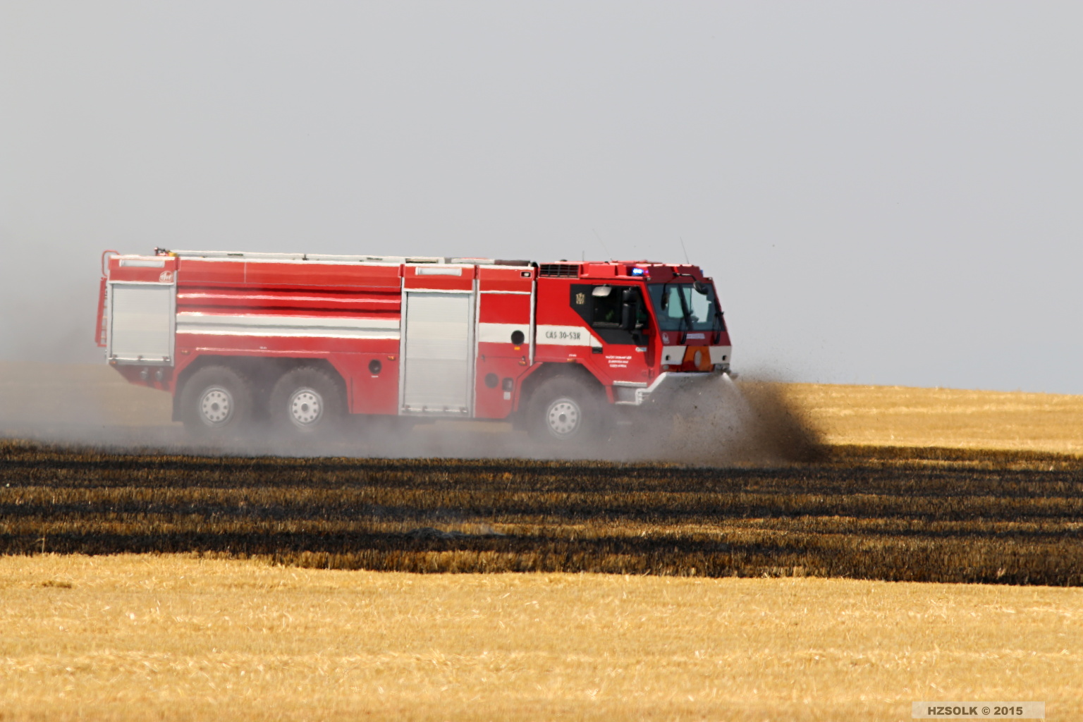 7 3-8-2015 P-PP_Likvidace požáru strniště Ústín - Olomoucko (15).JPG