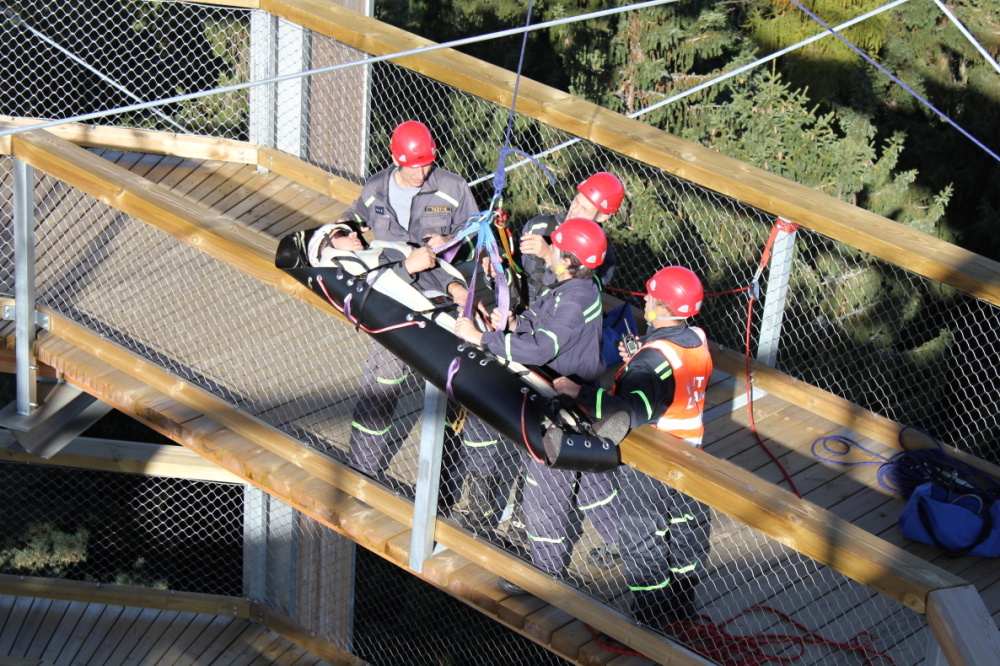 8 20121019-TC IZS - Stezka korunami stromů Lipno_11.JPG