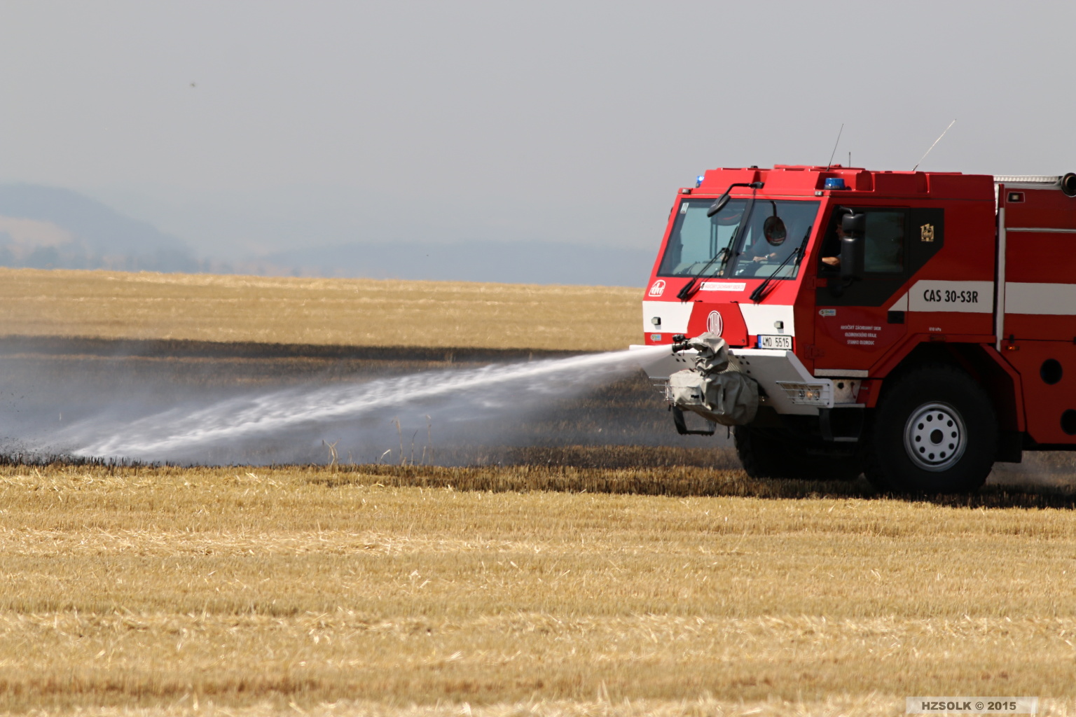 8 3-8-2015 P-PP_Likvidace požáru strniště Ústín - Olomoucko (16).JPG