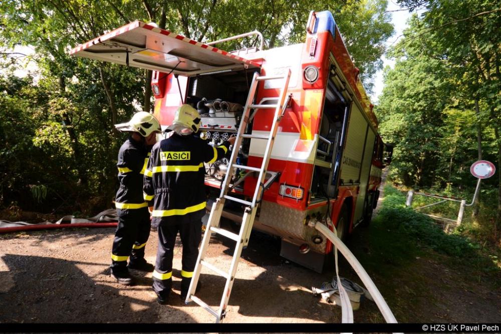 Cvičení požár lesa Třebušín (8).jpg