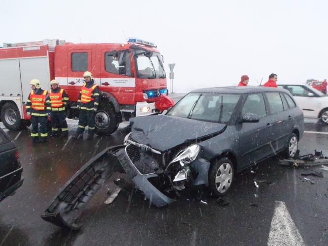 Při nehodě u Medlešic byly zraněny tři osoby