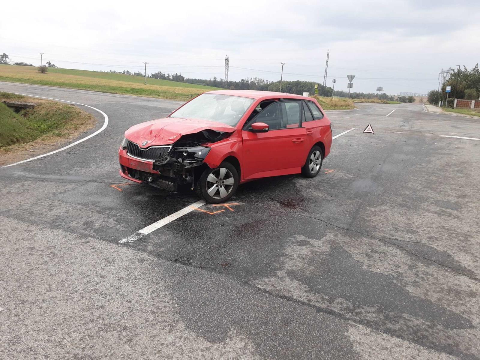 Dalešice dopravní nehoda dvou osobních vozidel