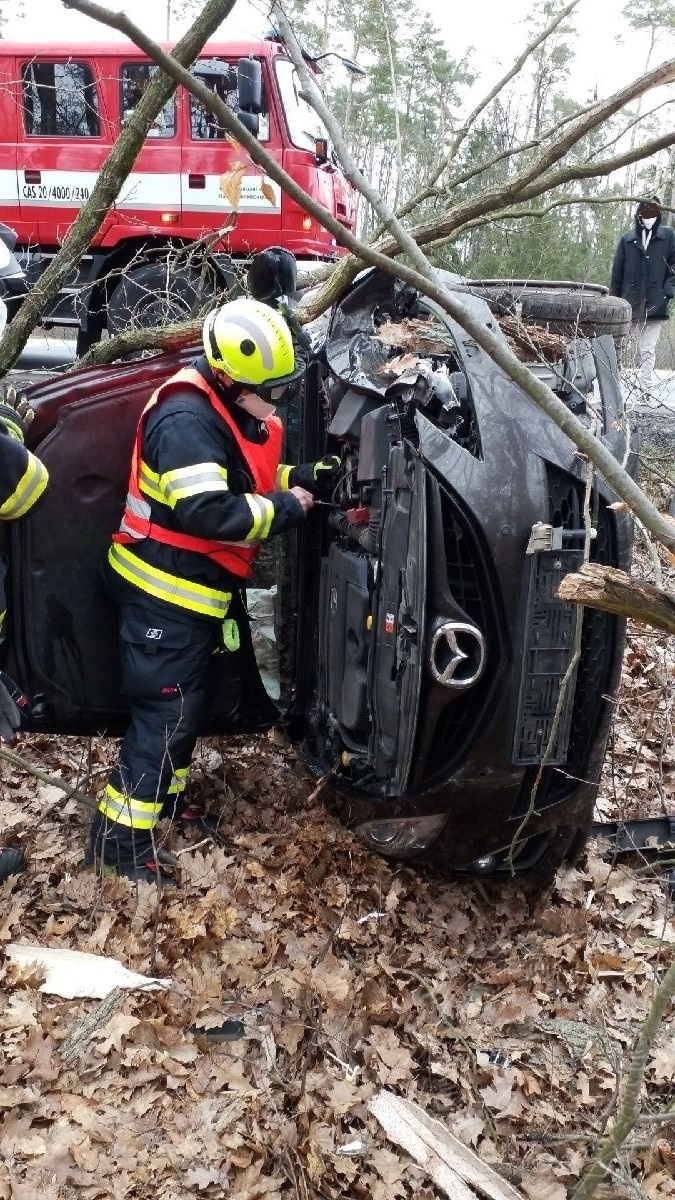 Dopravní nehoda OA2 Býšť 12.4.2021.jpg