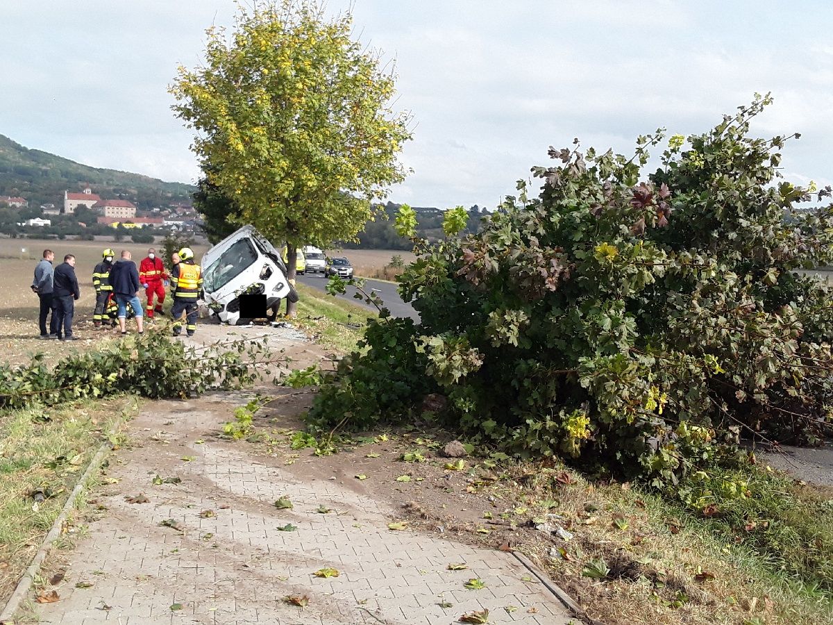 Dopravní nehoda Žitenice (2).jpg