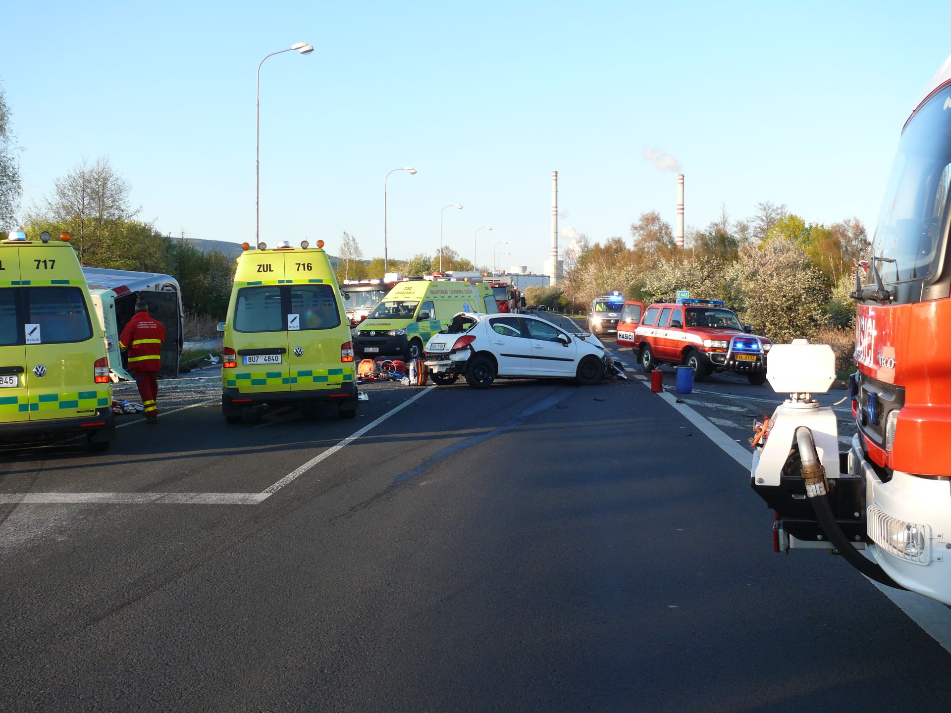 Dopravní nehoda autobusu Prunéřov (4).JPG