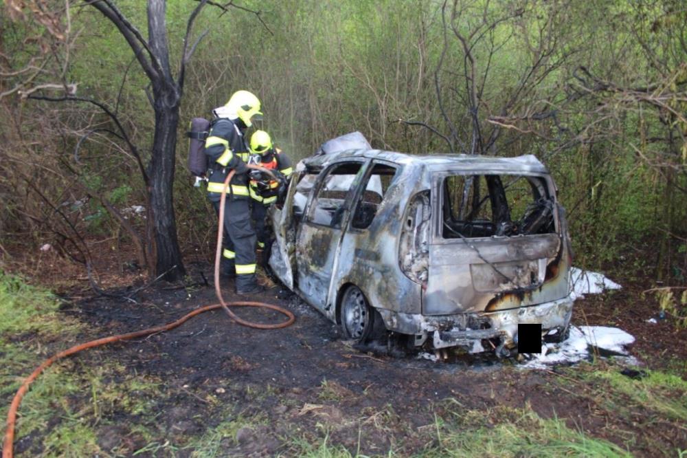 Dopravní nehoda požár Třebenice (1).jpg