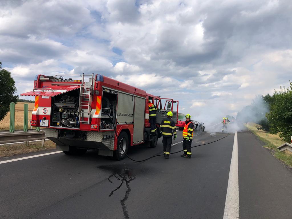 Dopravní nehoda s požárem (2).jpg