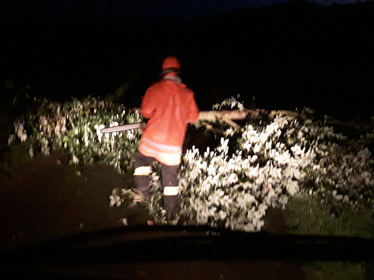 Hasiči odstraňovali následky bouřky