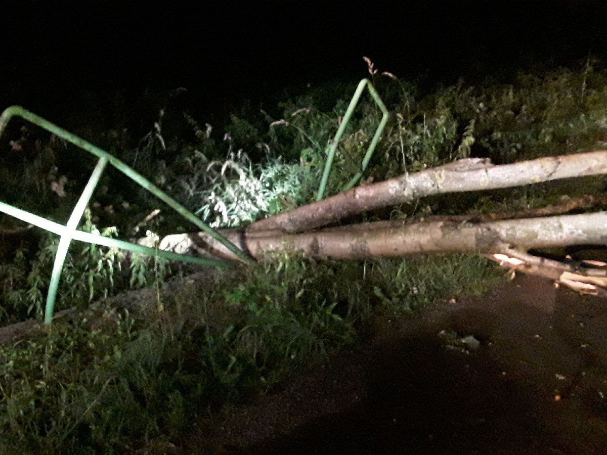 Hasiči odstraňovali následky bouřky