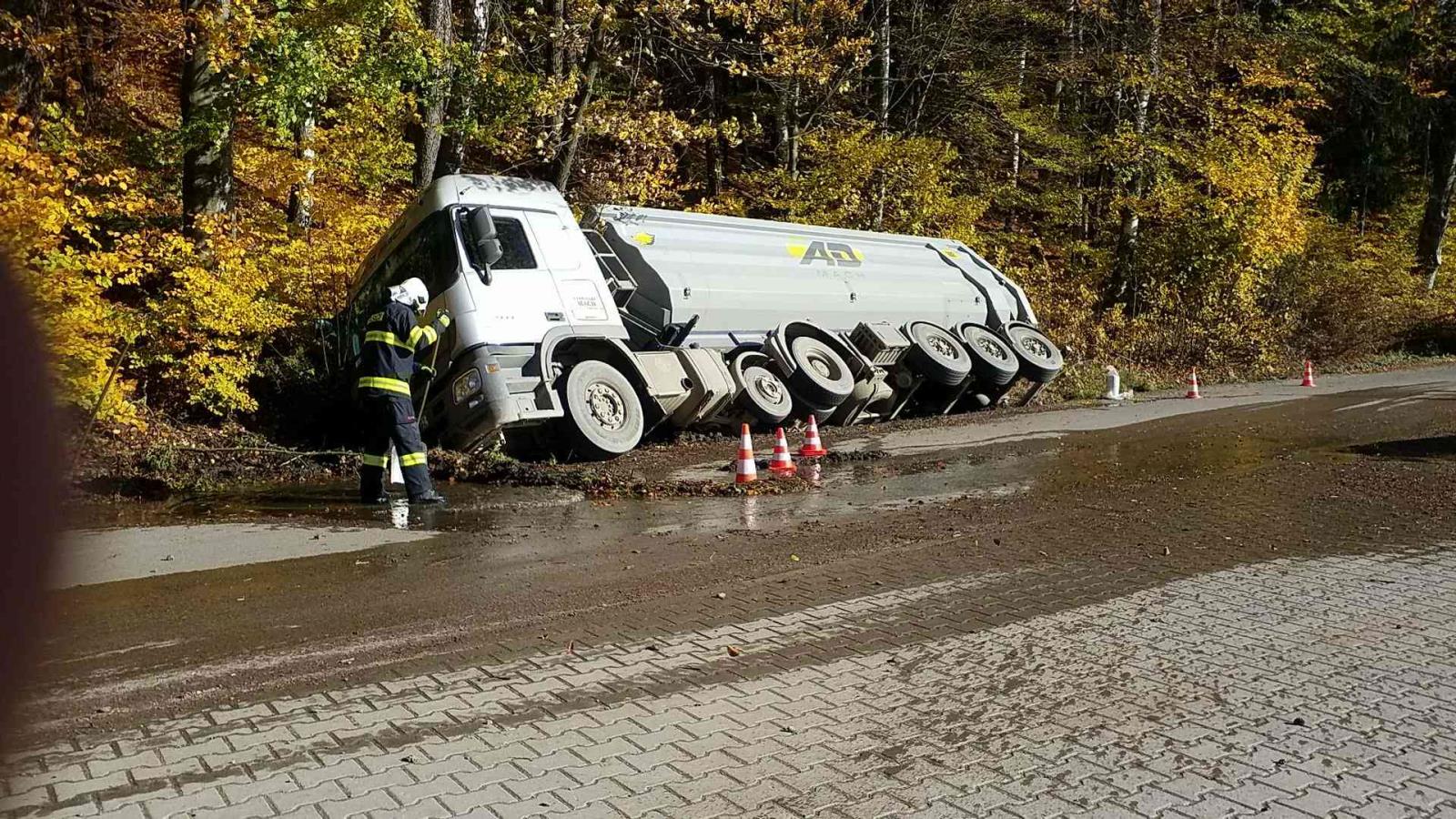 Jablonné nad Orlicí NA v příkopu.jpg