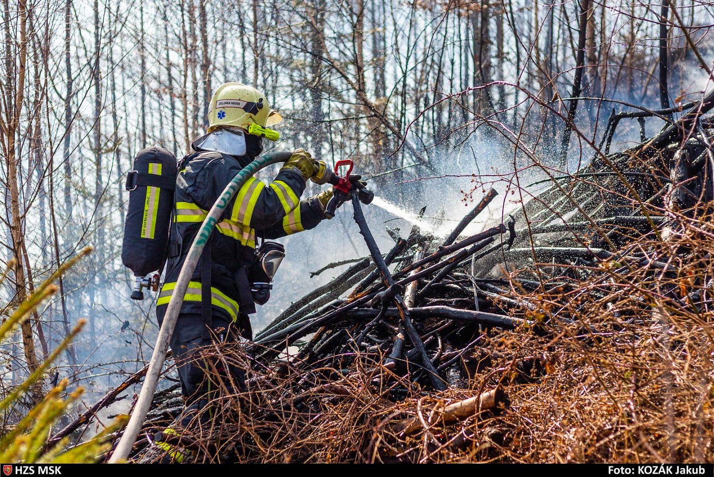 MSK - Požár nízkého lesního porostu na úbočí vrcholu Ondřejník  (2).jpg