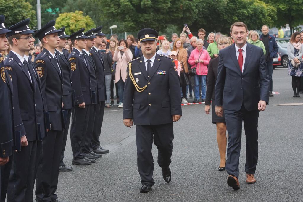 Pamětní listy příslušníkům společně předali hejtman Libereckého kraje Martin Půta a ředitel HZS LK plk. Jan Hadrbolec