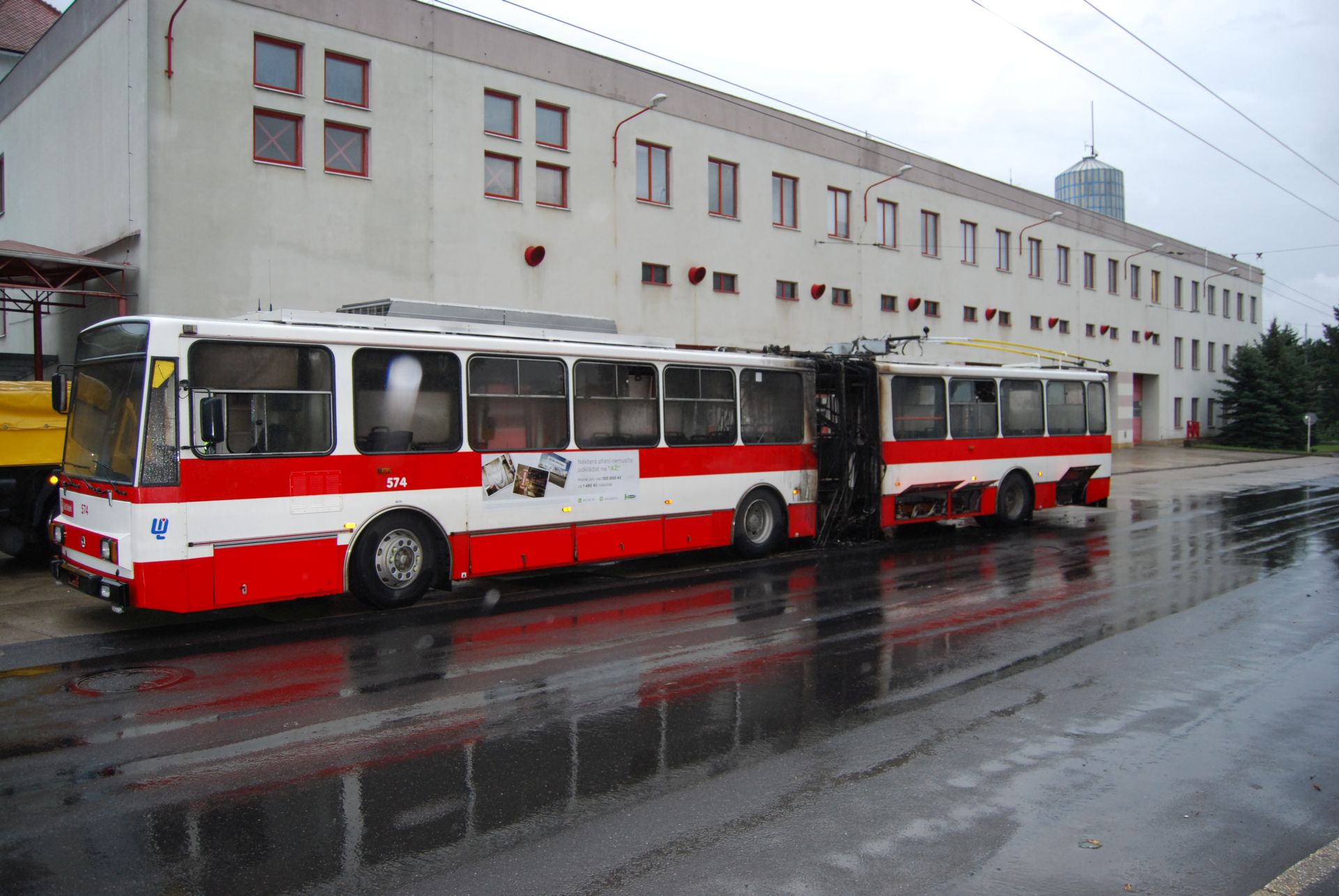 Požár trolejbusu Ústí nad Labem (1).JPG