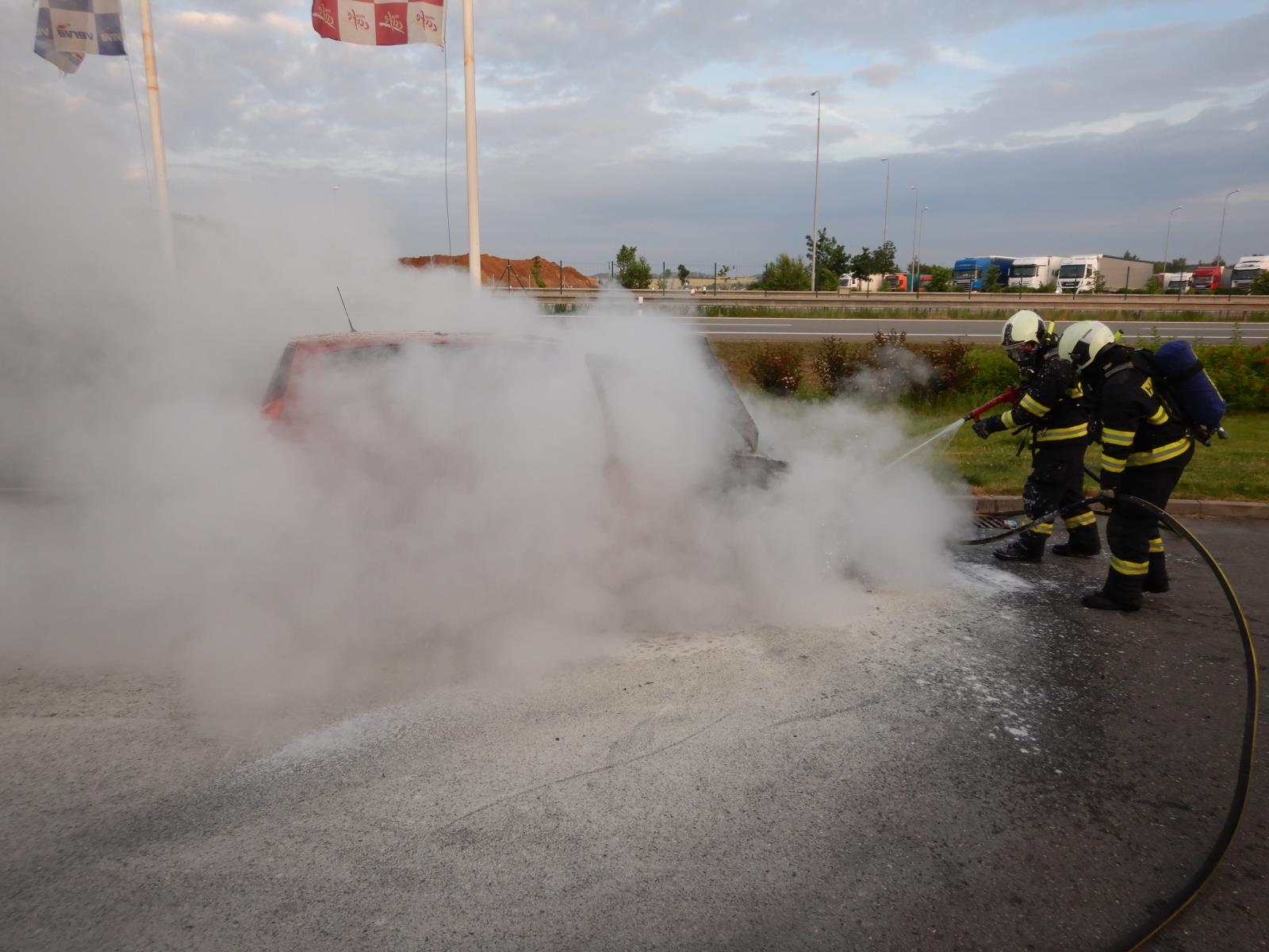 Požár OA, Mitrovice - 16. 6. 2019 (1).JPG