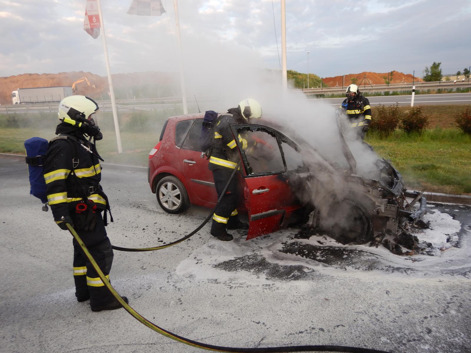 Požár OA, Mitrovice - 16. 6. 2019 (3).JPG