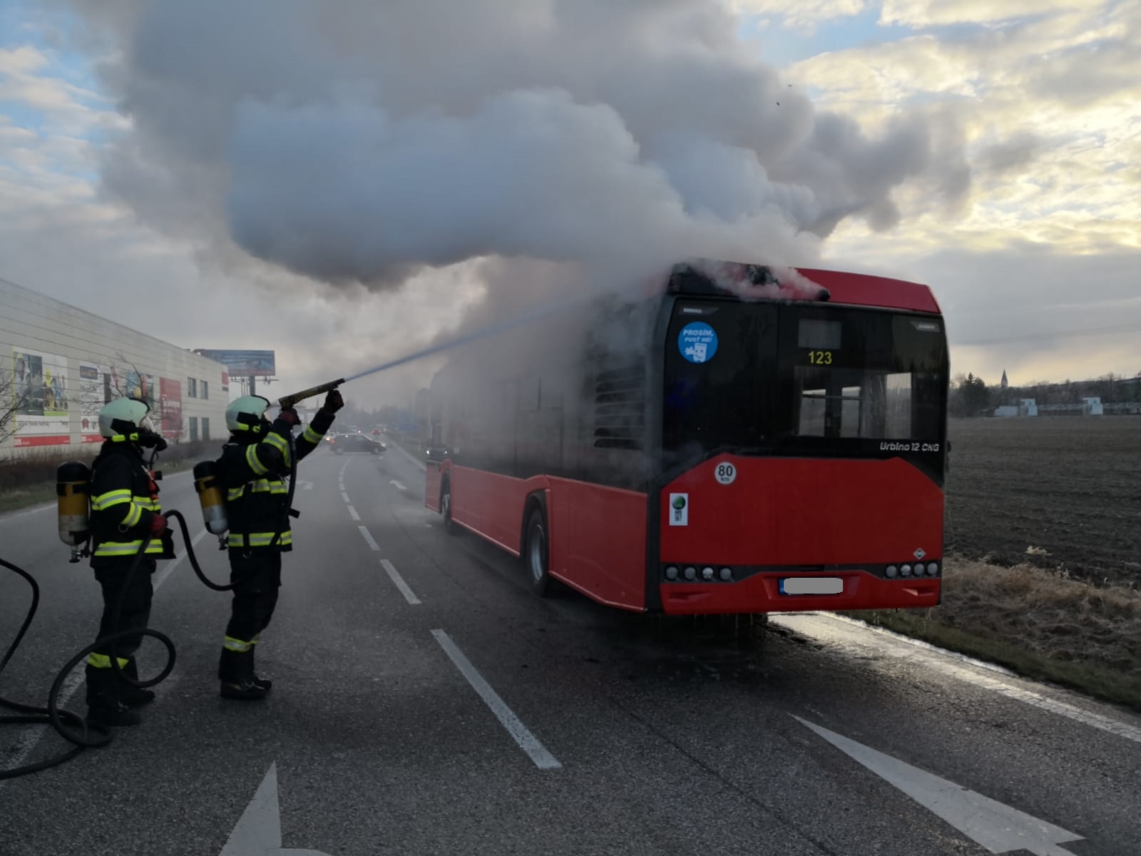 Požár autobusu, Litvínovice - 20. 3. 2019 (11).jpg