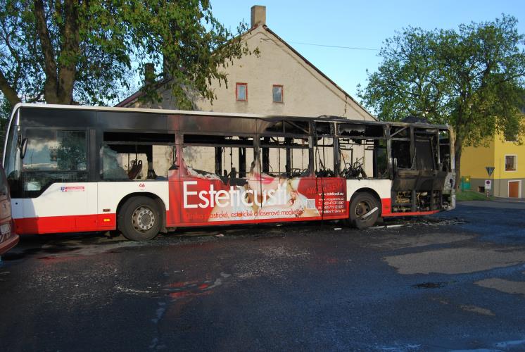 Požár autobusu Roudníky.jpg