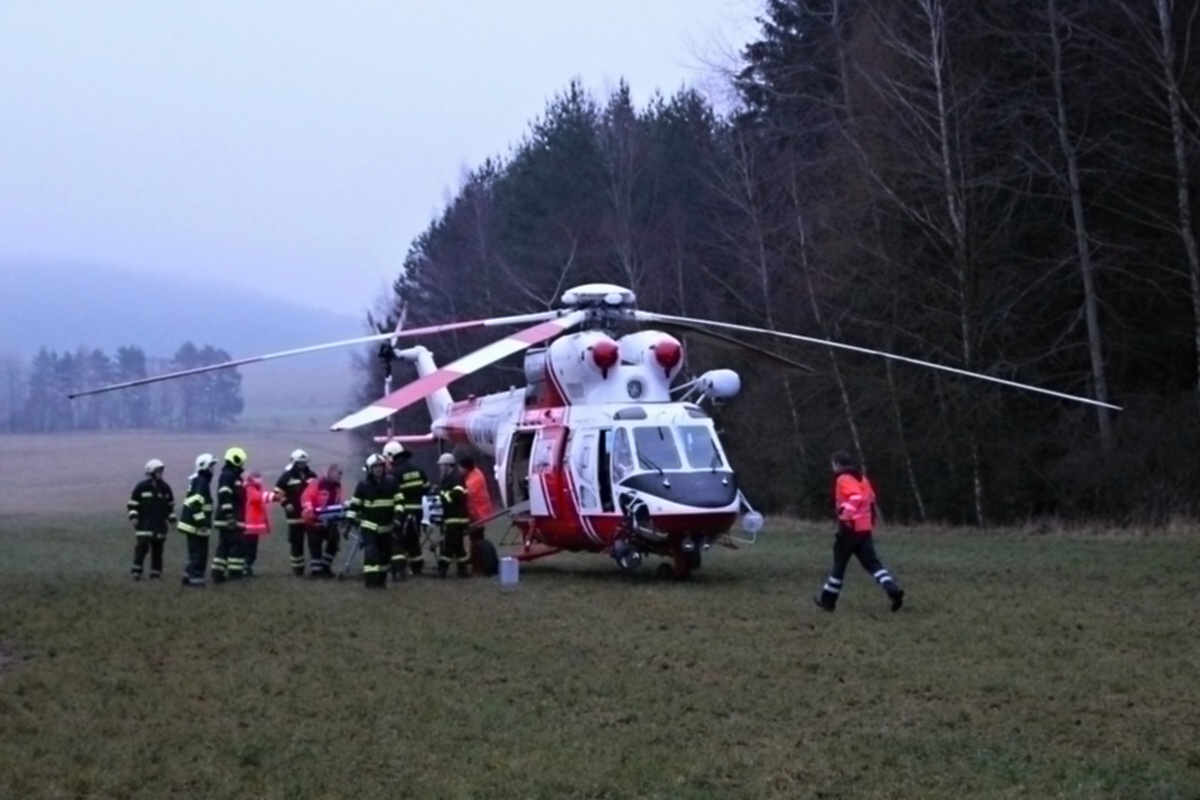 Požár hájenky, Kajetín - 10. 1. 2018 (14).jpg