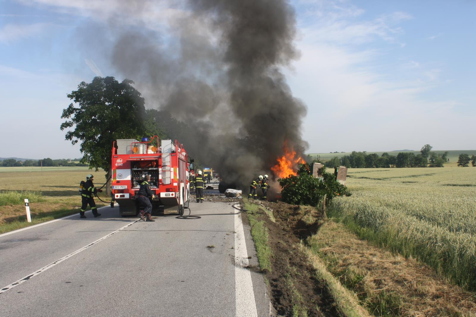 Požár kamiónu, Libějovice - 19. 6. 2019 (1).JPG