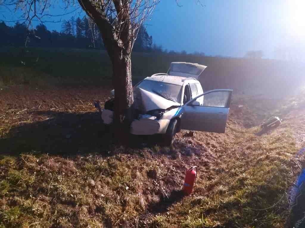 Požár osobního vozidla Helvíkovice 14.12.2020.jpg