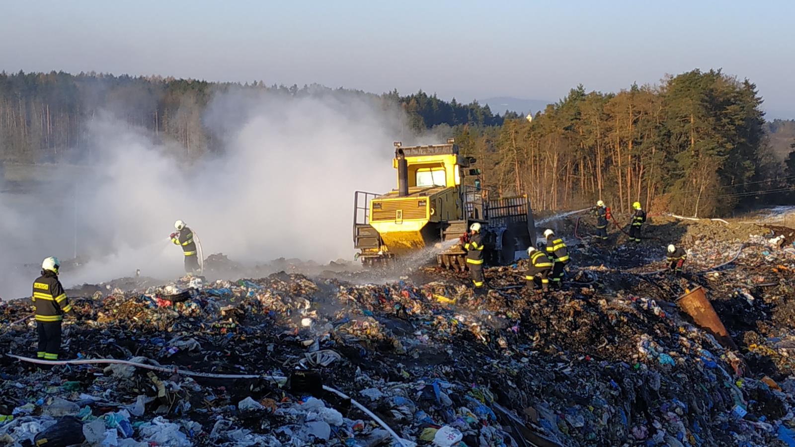 Požár skládky, Vydlaby - 25. 3. 2020 (4).jpg