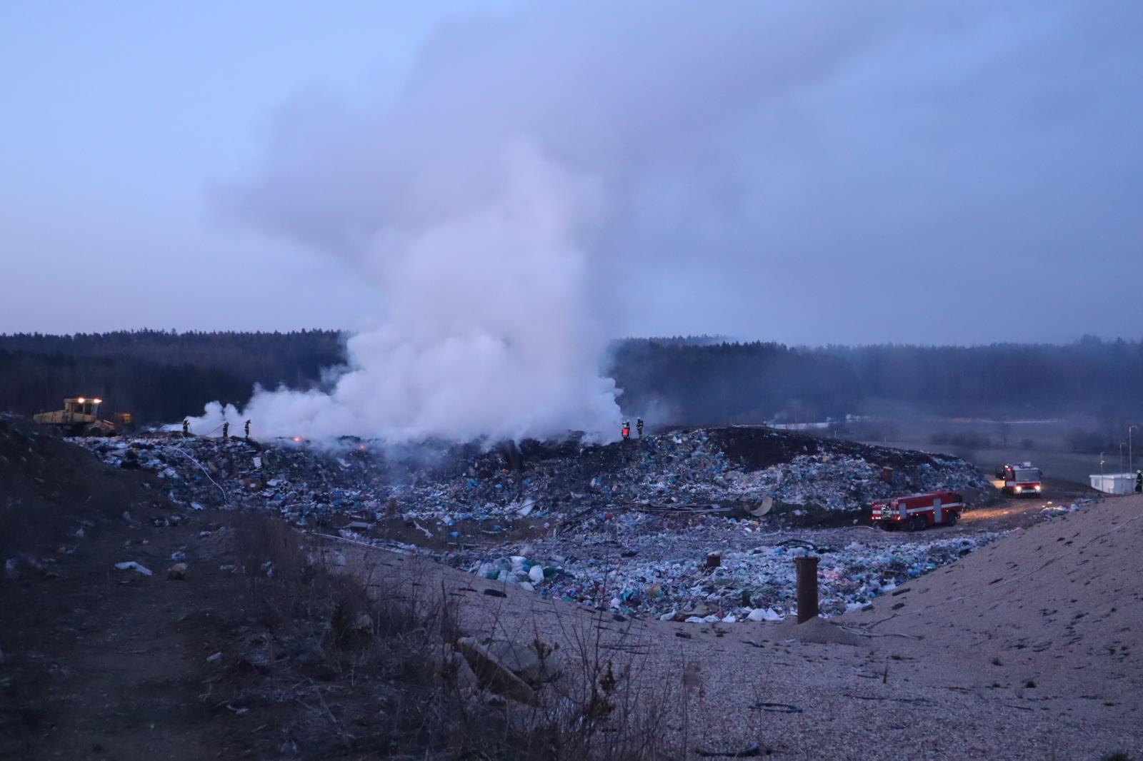 Požár skládky, Vydlaby - 25. 3. 2020 (9).JPG