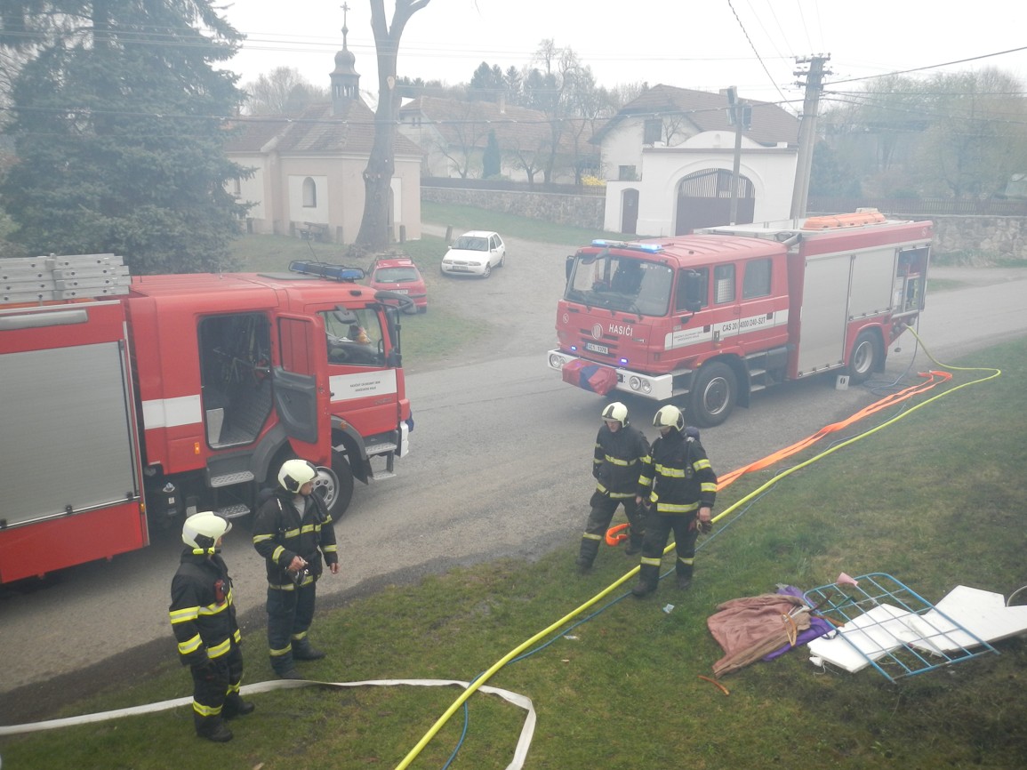 Požár střechy, Podboří - 12. 4. 2017 (11).JPG