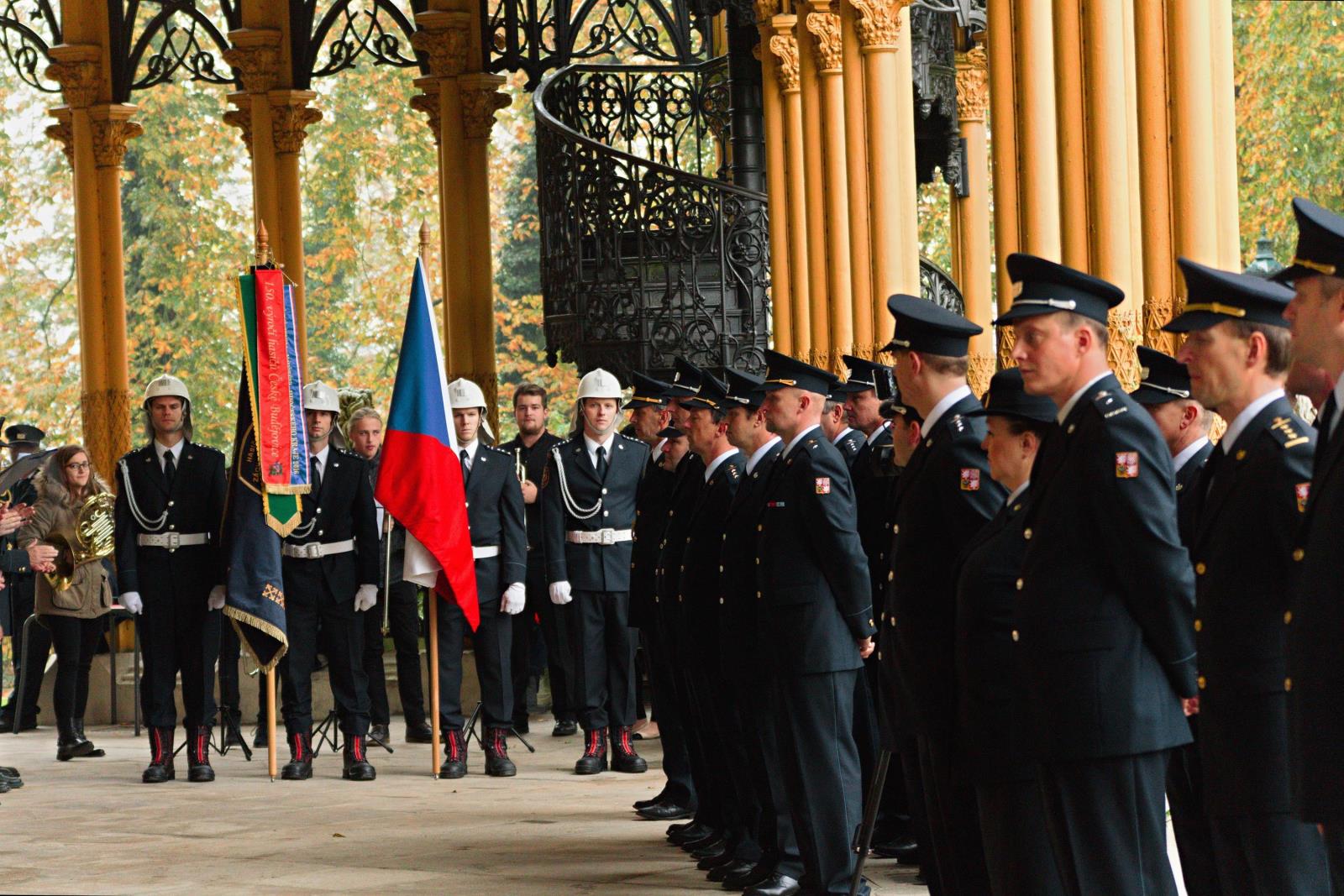 Předání medailí HZS ČR, Hluboká nad Vltavou - 25. 10. 2016 (9).jpg