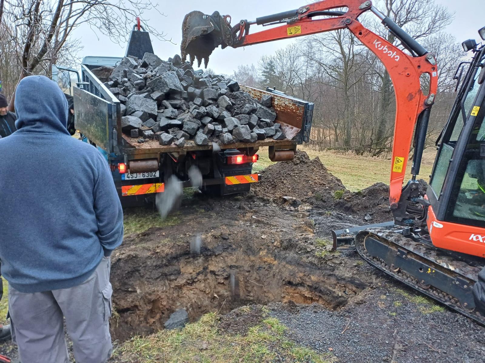 Protržená hráz Velkého rybníka - Rybniště(2).jpg