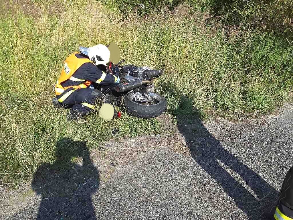 Střet motorky s traktorem Třebovice2 22.7.2021.jpg