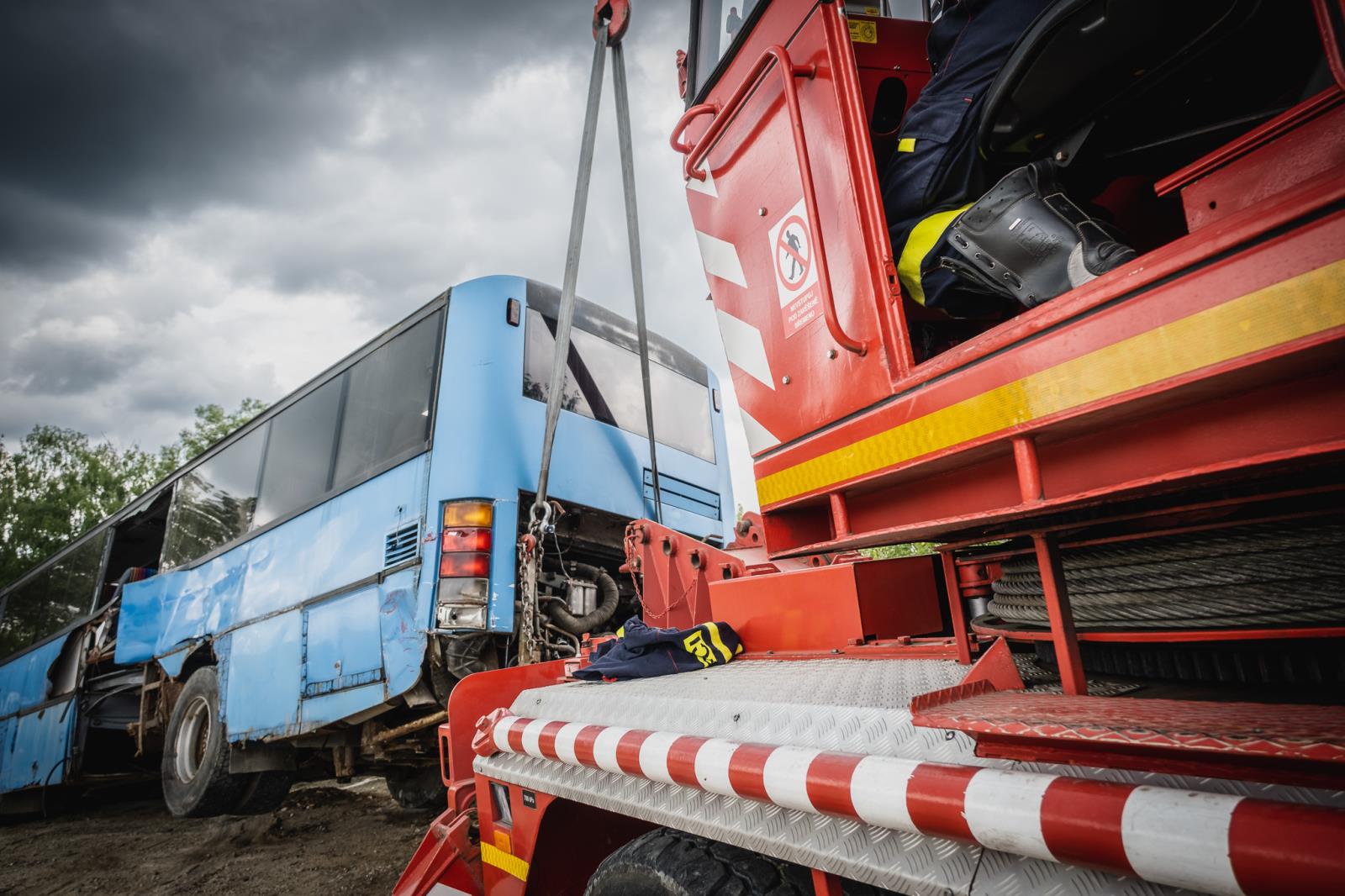 Výcvik ve vyprošťování autobusu (11).jpg