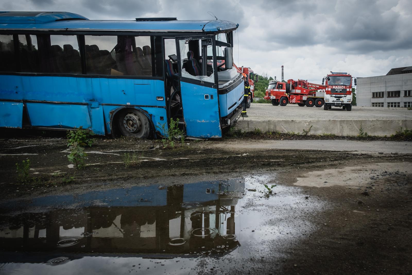 Výcvik ve vyprošťování autobusu (17).jpg