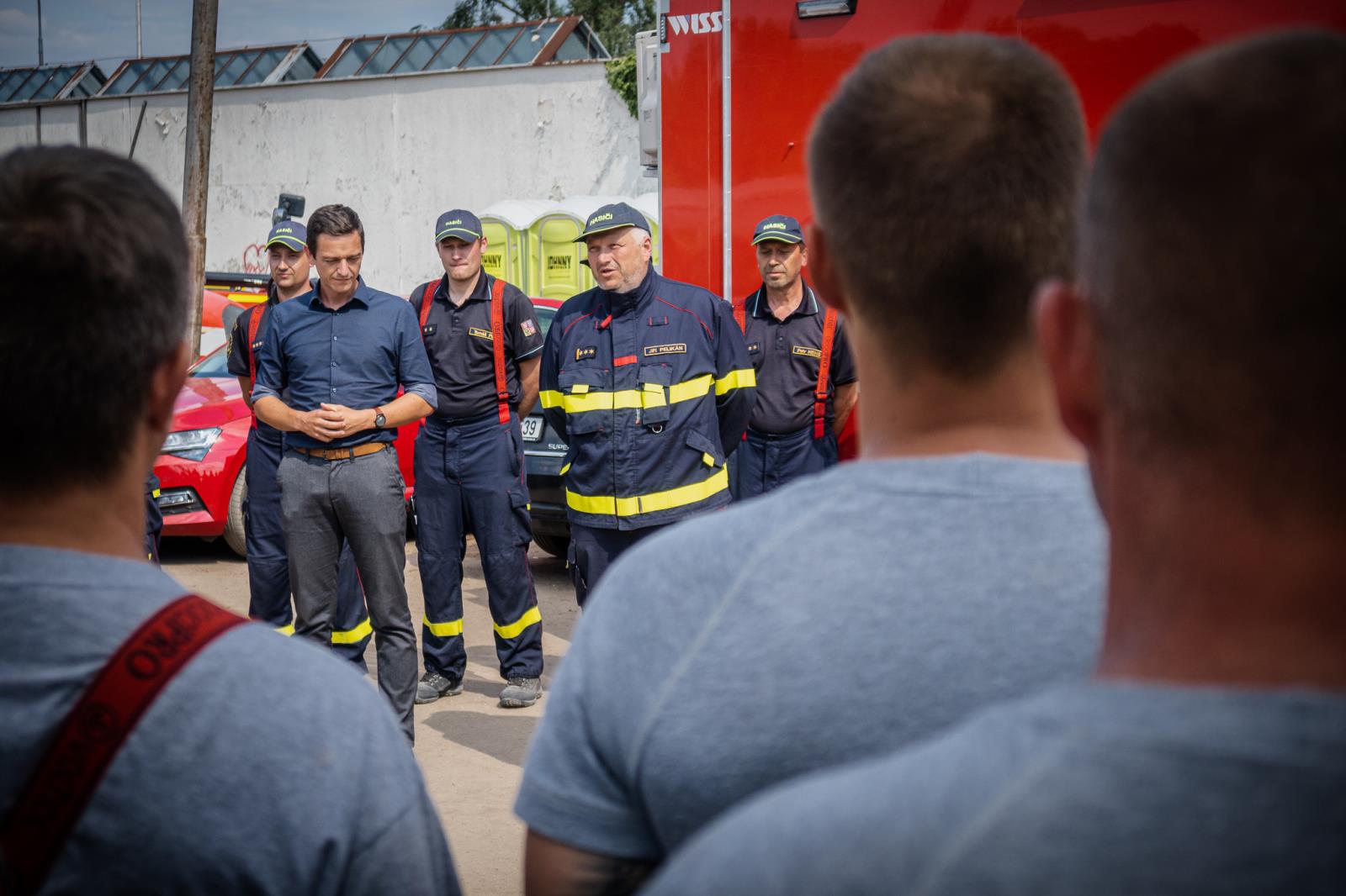 Závěrečný brífing k odjezdu jednotek HZS ČR z oblastí postižených tornádem (2).jpg