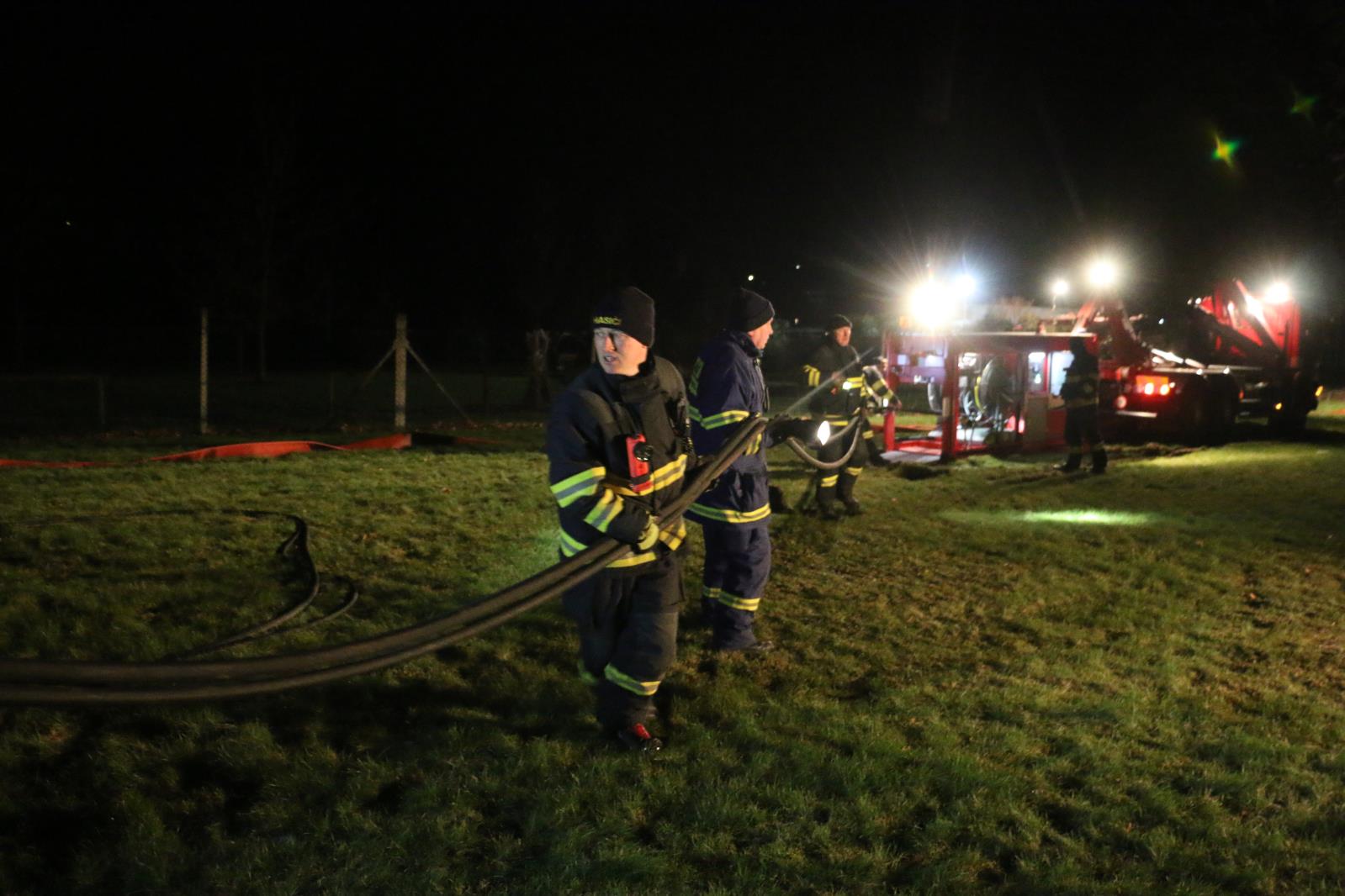 čerpání vody HFS SOMATI - odstranění nebezpečných stavů Mostkovice 20.1.2018