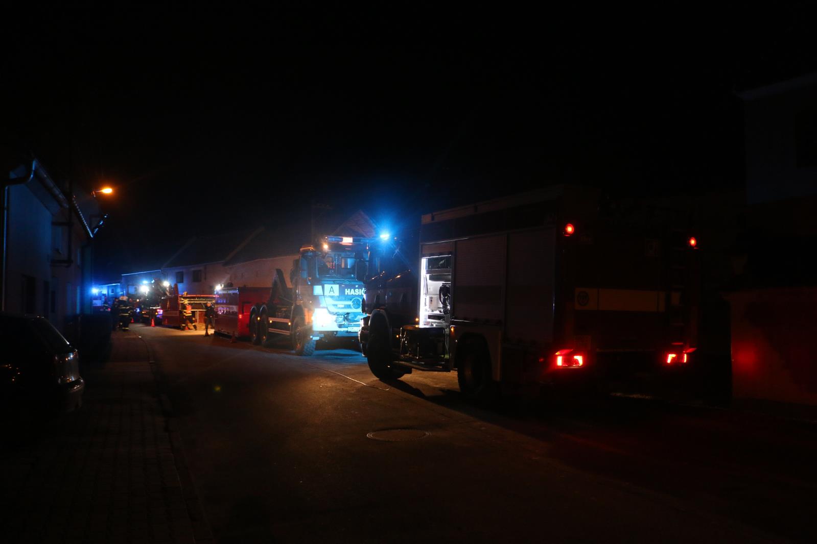 destrukce objektu Rakodavy - zřícení štítové stěny rodinného domku