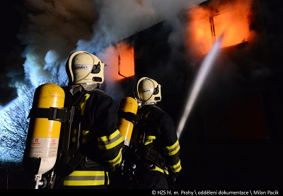 Likvidace požáru rodinného domu, duben 2016