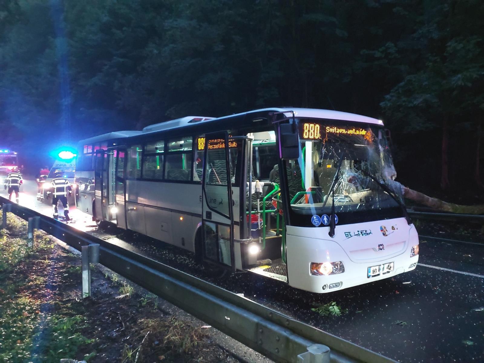 nehoda autobus Moravská Třebová 1.jpg