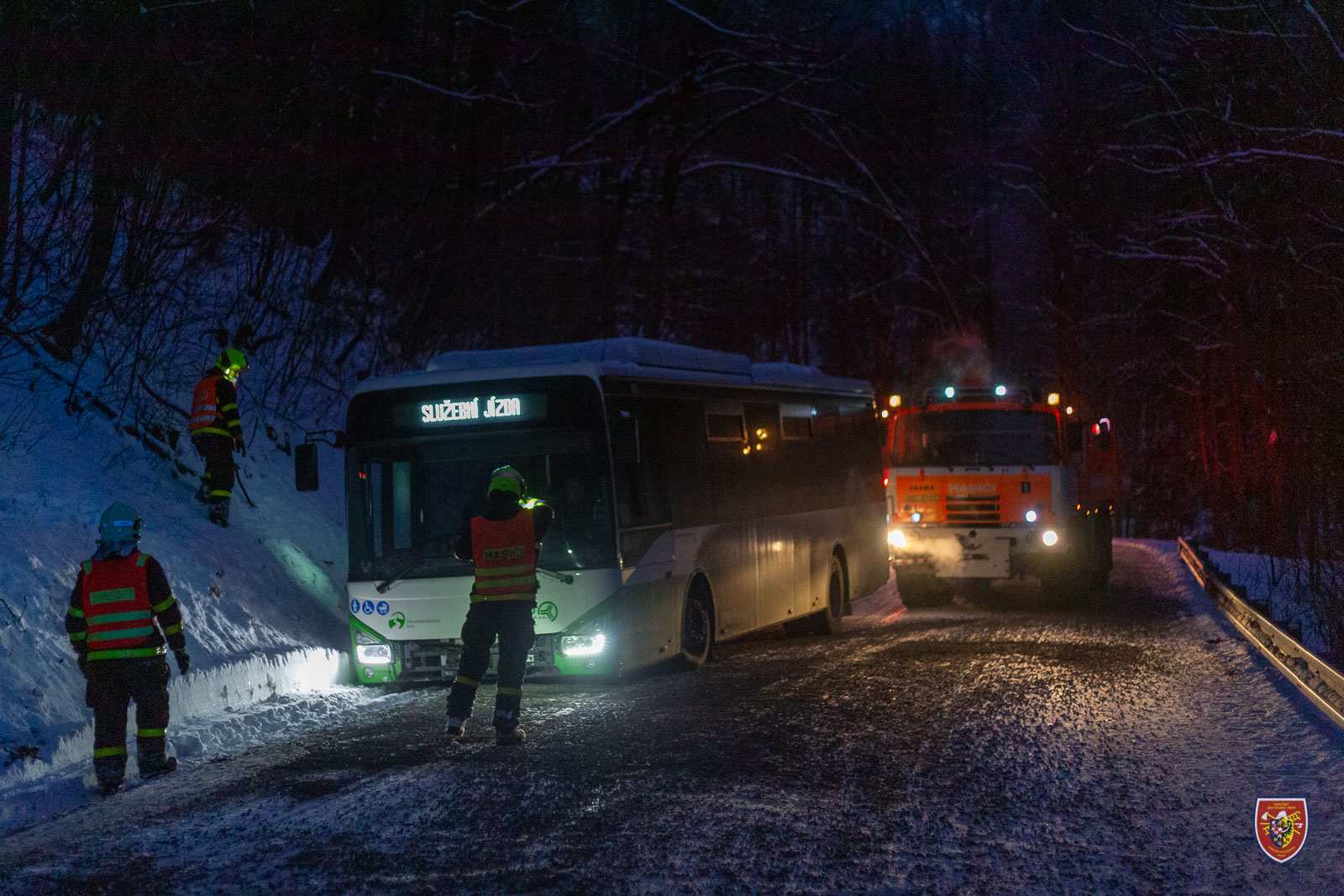 nehoda_autobusu_Krasna_FM_10.jpg