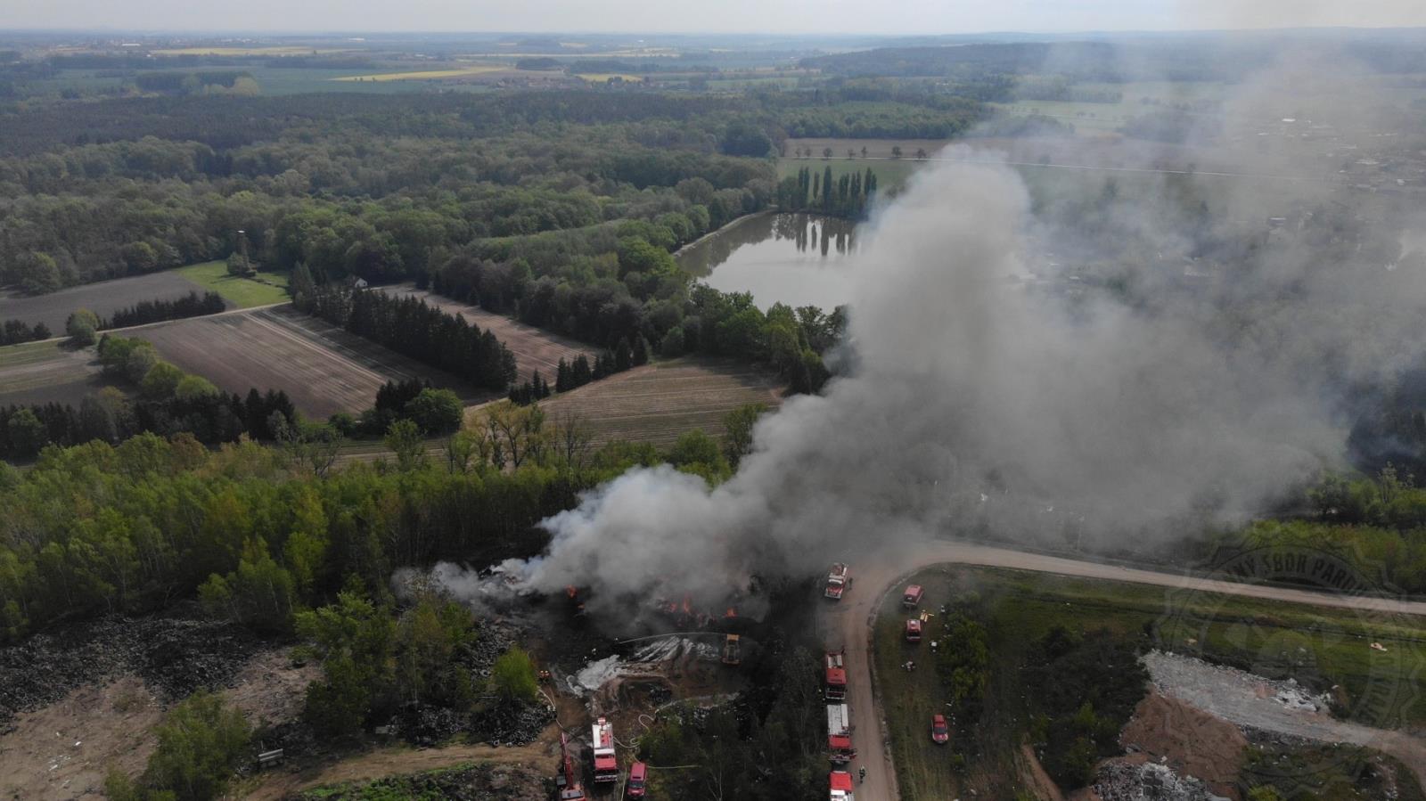 pneu skládka dron 4-5-2020.jpg