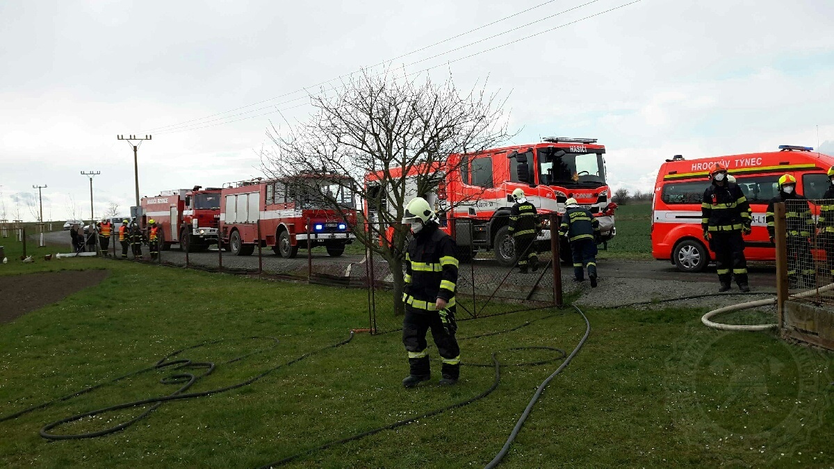 požár garáže5 3.4.2021.jpg