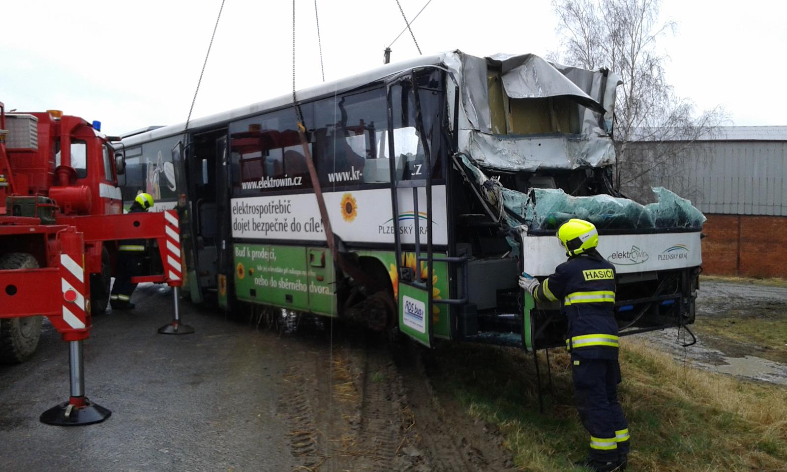 převoz nepojízdného autobusu.jpg