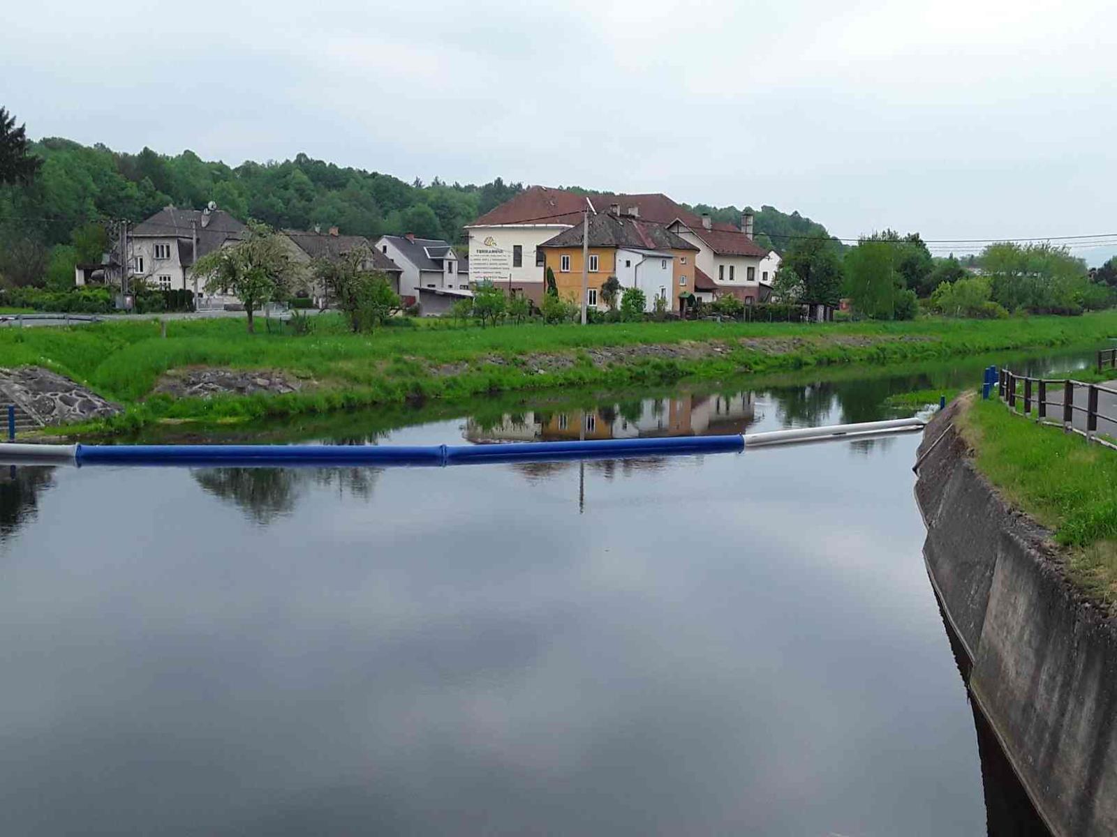 prevracena cisterna s vapnem Bela pod Pradedem