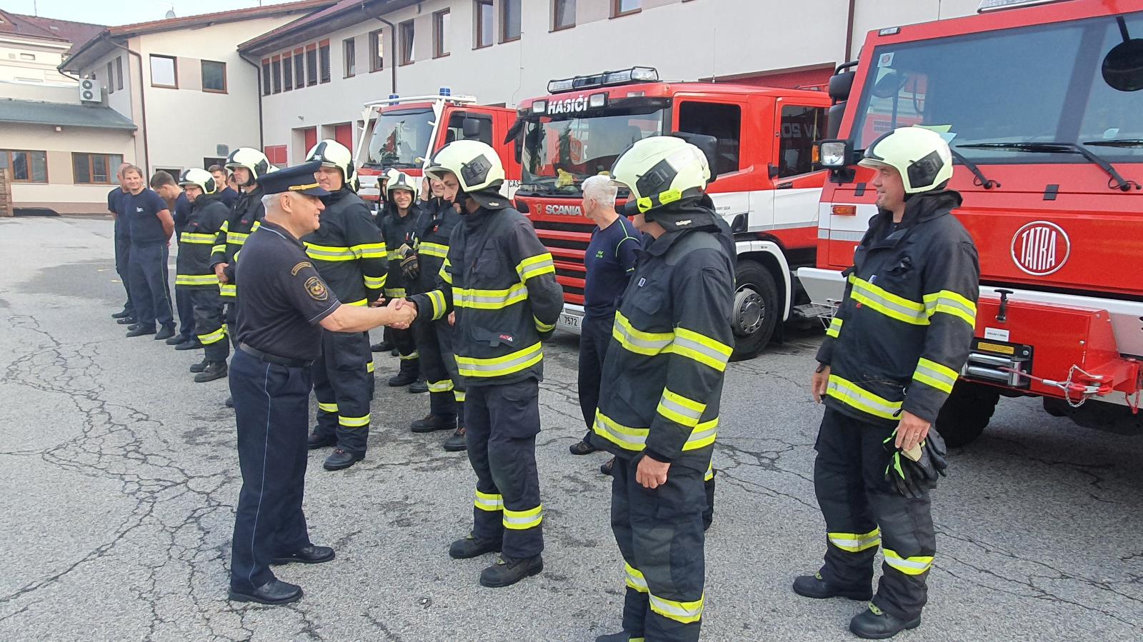 rozloučka se směnovými hasiči (12).jpg