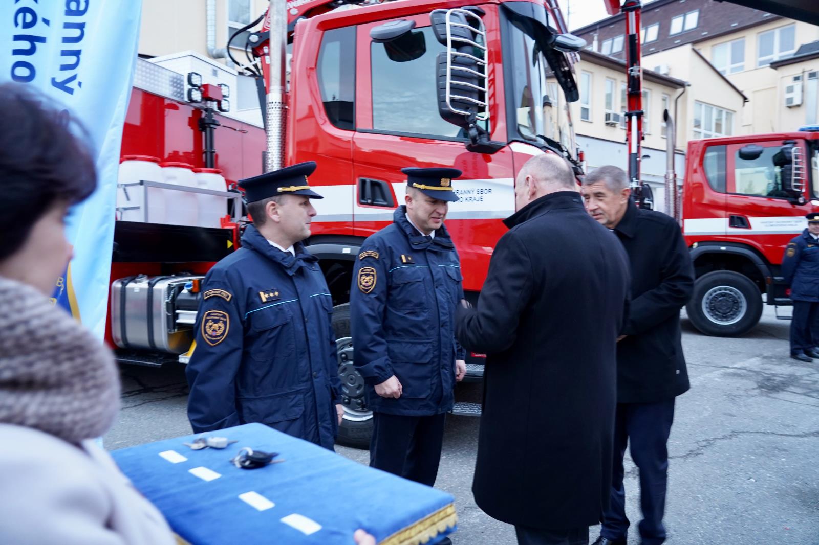 slavnostni predani nove techniky HZS OLK