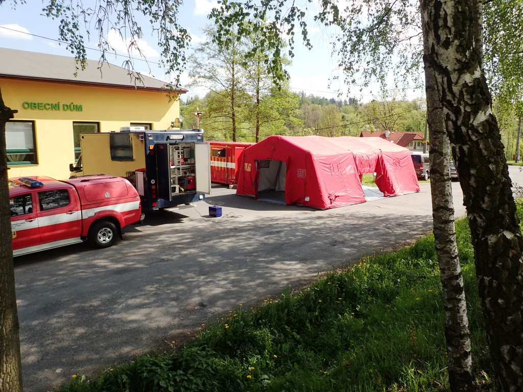 taktické cvičení složek IZS - pátrání po pohřešované osobě(3).JPG