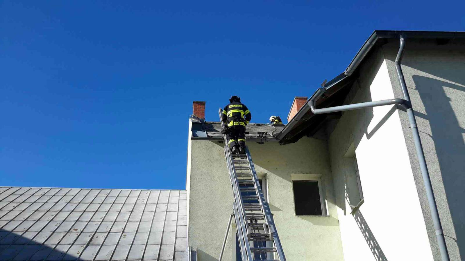 utržené plechy na střeše Dašice.jpg