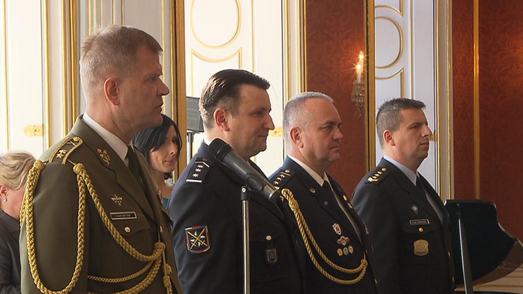 6_plk. Ing. František Zadina při slavnostním ceremoniálu povýšení do hodnosti brigádního generála_2014.jpg