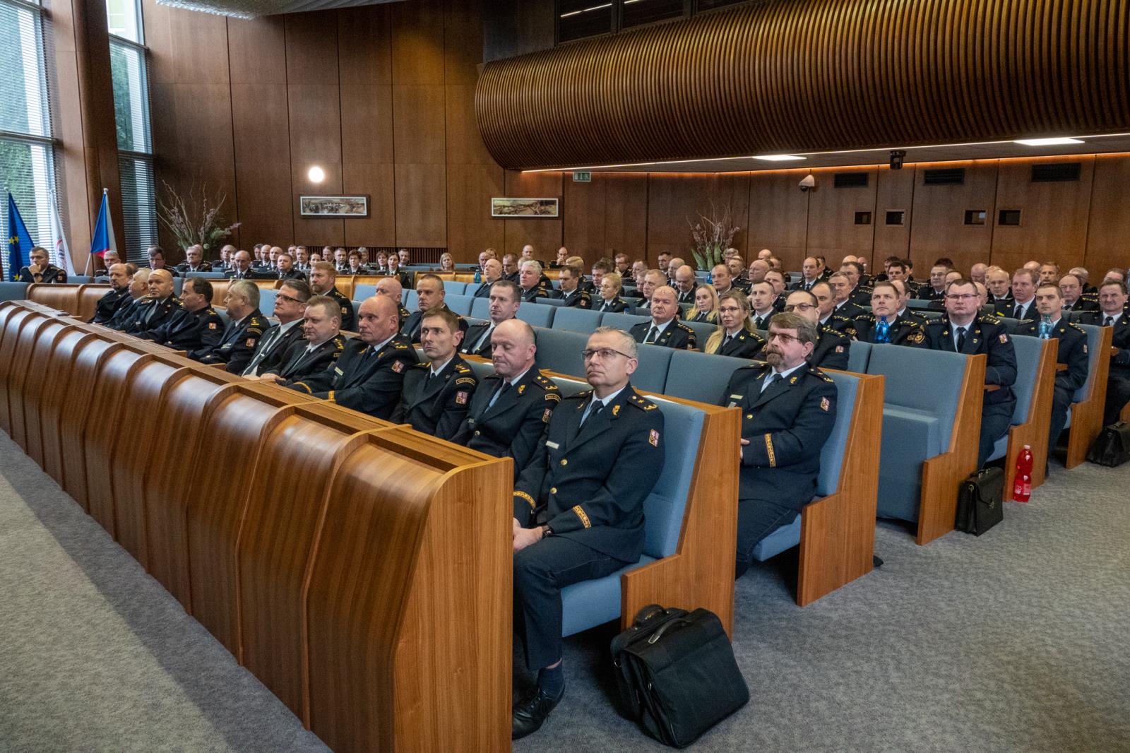 V prostorách Vzdělávacího střediska IVS v Benešově konala porada generálního ředitele HZS ČR genpor. Vladimíra Vlčka se zástupci vedení HZS ČR